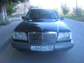 Mercedes Benz 124. Экскурсии транспорт в Волгограде